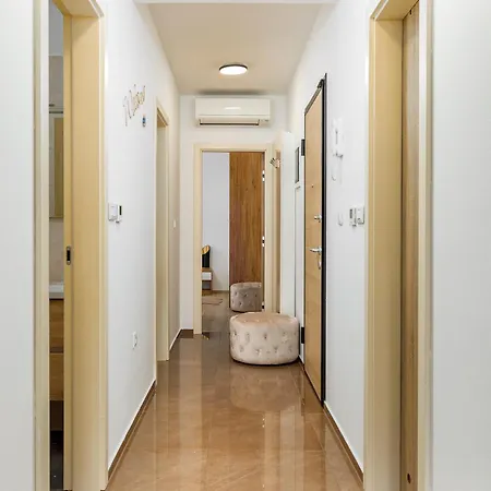 Apartment Infinity *